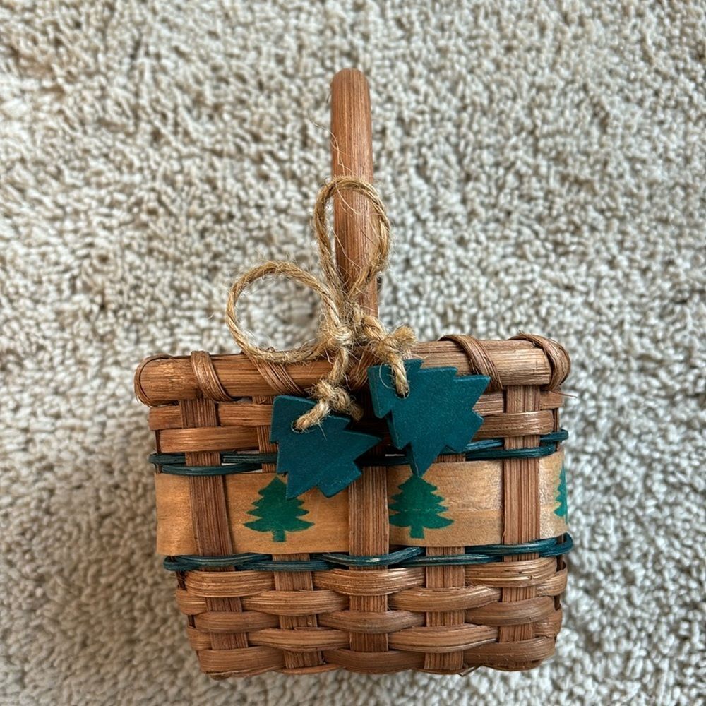 Vintage Mini Tree Wicker basket Holiday‎ gift card decor storage
